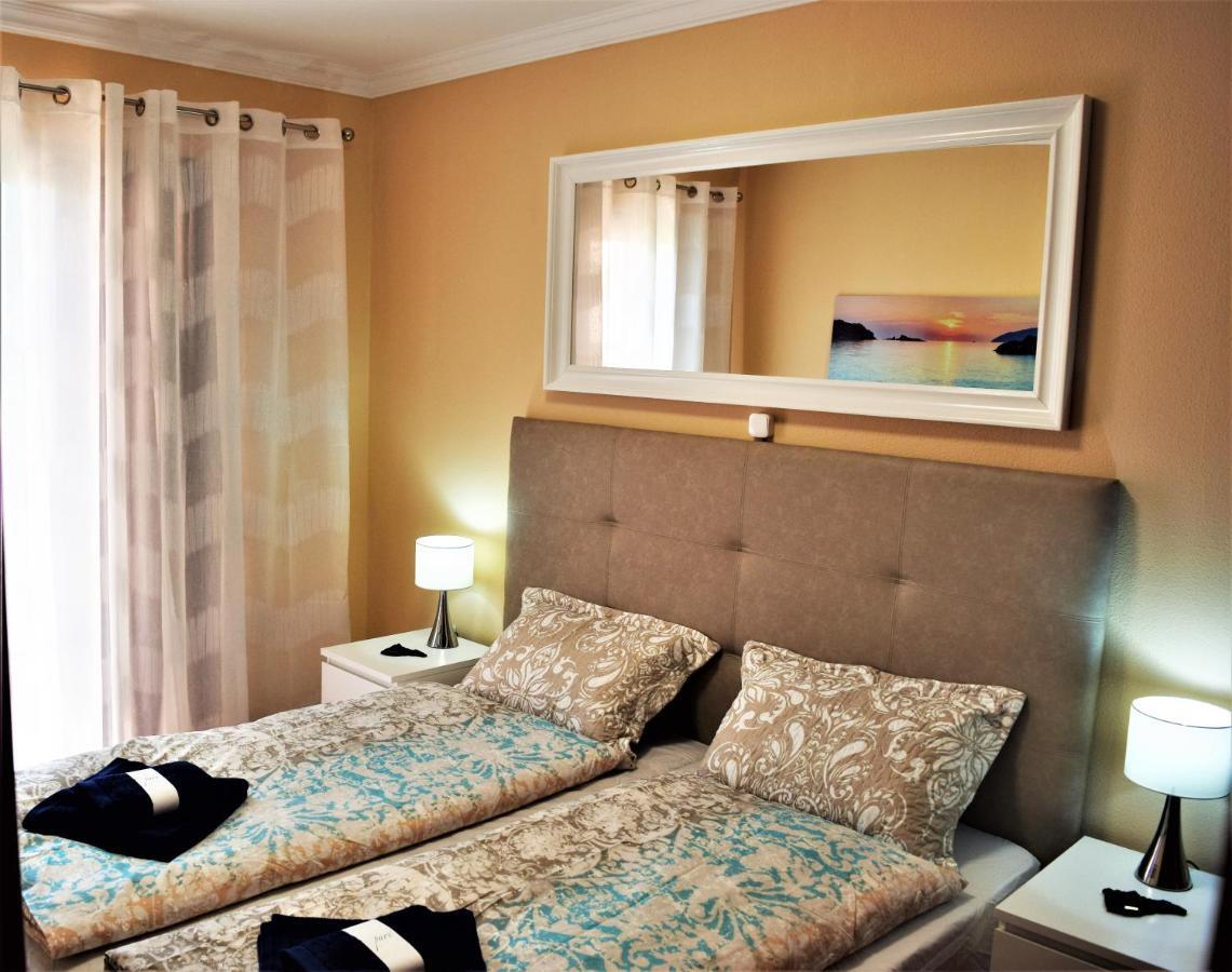 Victoria Family Apartman Tenerife Costa Del Silencio Exterior photo